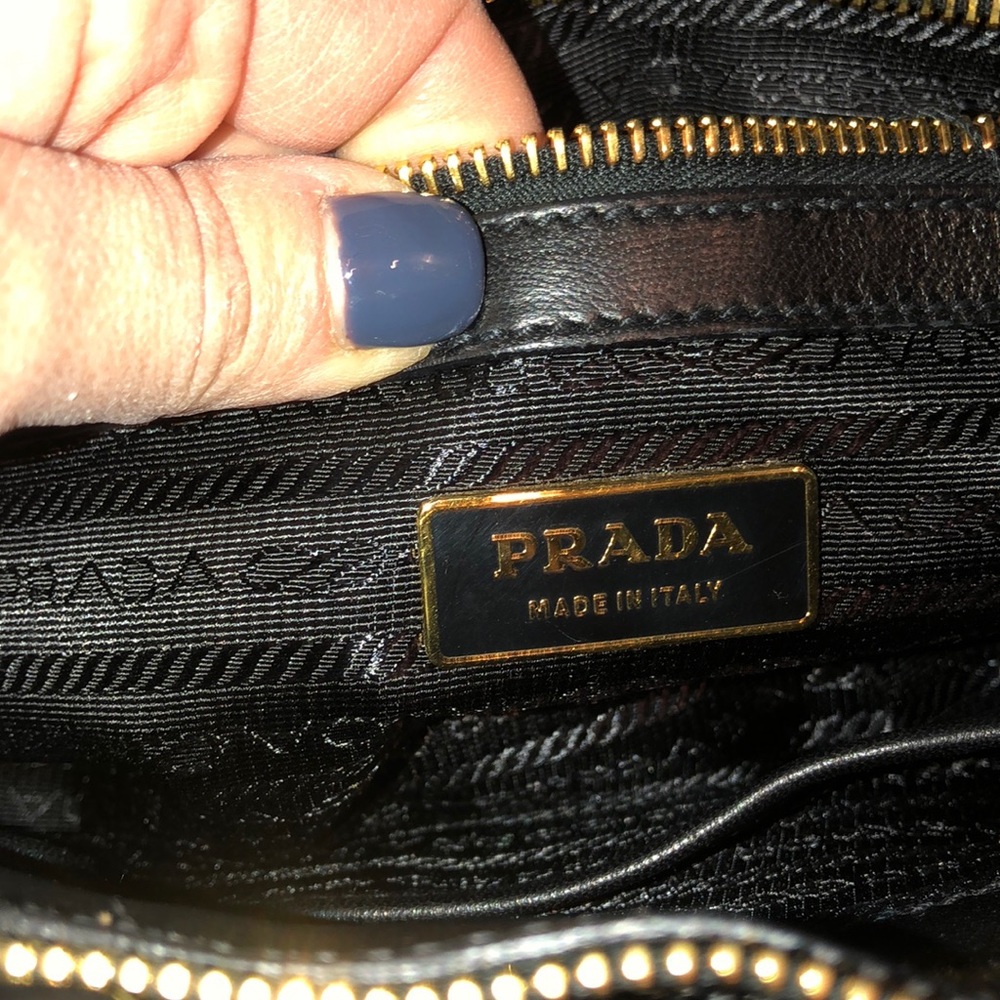 100% authentic Prada tote bag in black leather - Picture 4 of 10
